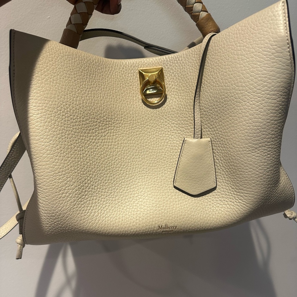 Mulberry Pebbled Leather Shoulder Bag in Light Beige with Gold Hardware - Picture 9 of 10